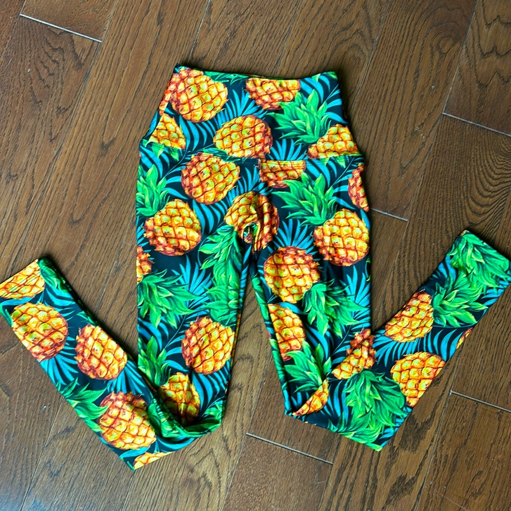 Pineapple print leggings